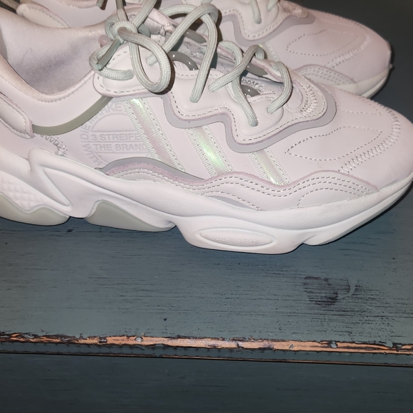 Adidas Ozweegos - Picture 3 of 6